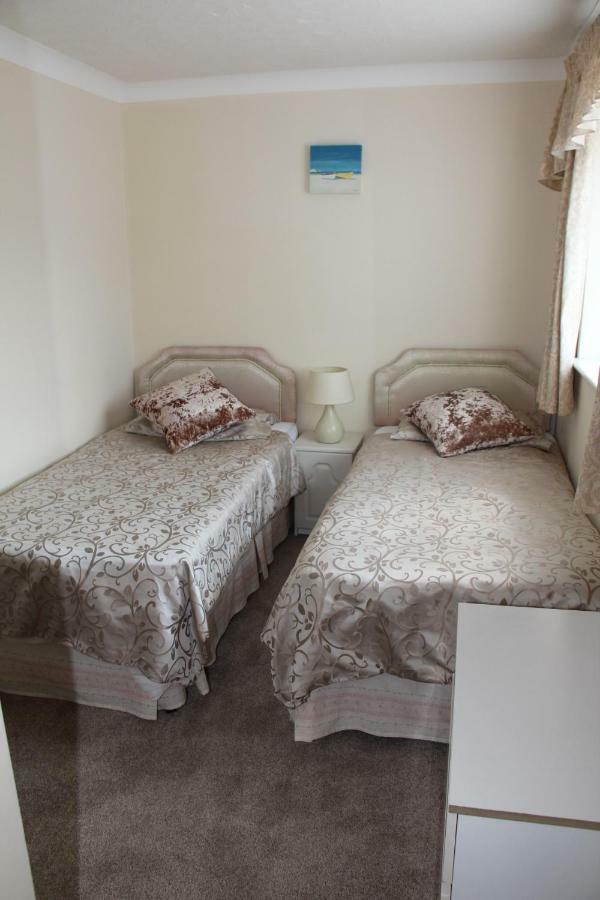 Weymouth By The Beach Apartments Room photo